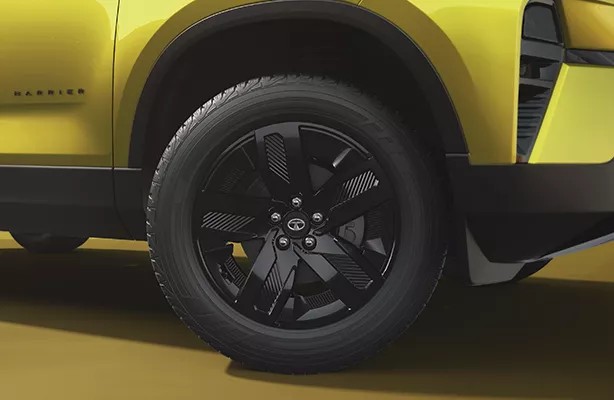 Tata Harrier Stylish R18 alloys with Aero Inserts